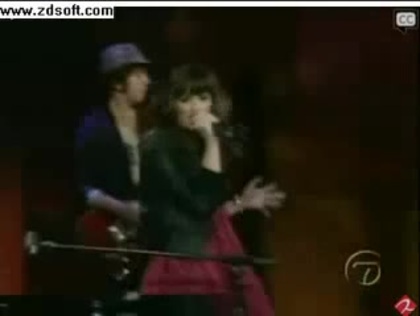 Demi Lovato-This is me(Live) with lyrics 13707