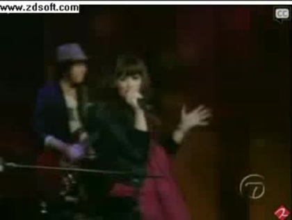 Demi Lovato-This is me(Live) with lyrics 13723