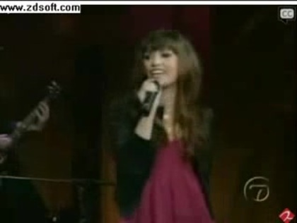 Demi Lovato-This is me(Live) with lyrics 14086