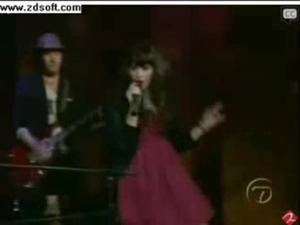 Demi Lovato-This is me(Live) with lyrics 13802