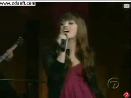 Demi Lovato-This is me(Live) with lyrics 14126