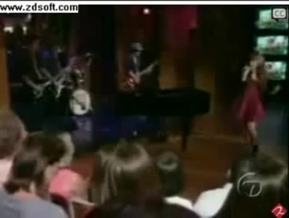 Demi Lovato-This is me(Live) with lyrics 14275