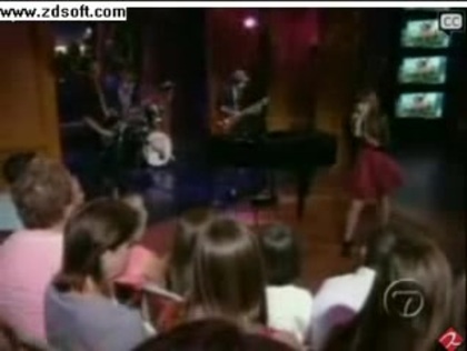 Demi Lovato-This is me(Live) with lyrics 14782