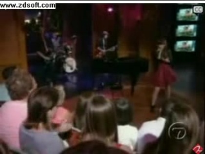 Demi Lovato-This is me(Live) with lyrics 14824