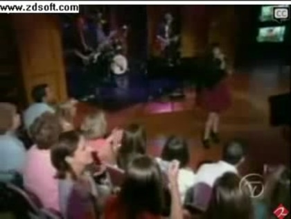 Demi Lovato-This is me(Live) with lyrics 16256