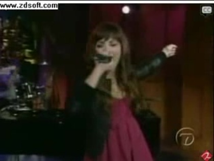 Demi Lovato-This is me(Live) with lyrics 17475