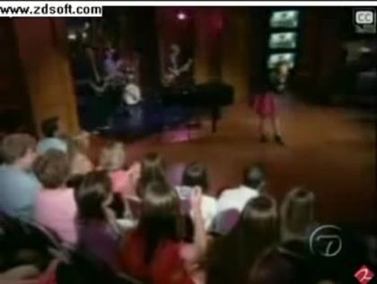 Demi Lovato-This is me(Live) with lyrics 20021 - Demilush - This is me - Live with Regis and Kelly Part o40