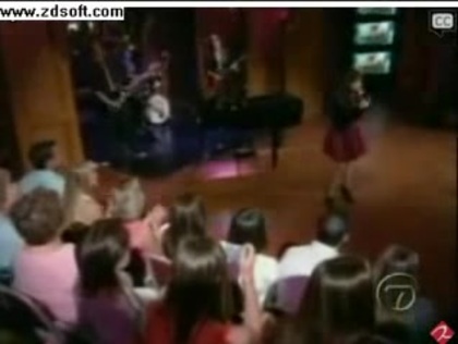 Demi Lovato-This is me(Live) with lyrics 20371