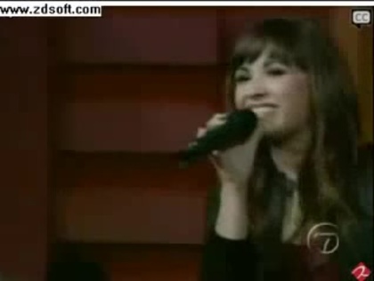 Demi Lovato-This is me(Live) with lyrics 25538
