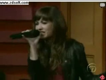 Demi Lovato-This is me(Live) with lyrics 27090