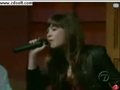 Demi Lovato-This is me(Live) with lyrics 27574