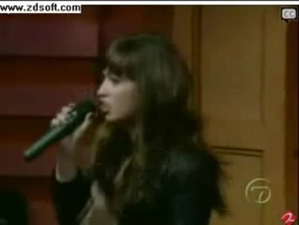 Demi Lovato-This is me(Live) with lyrics 27247