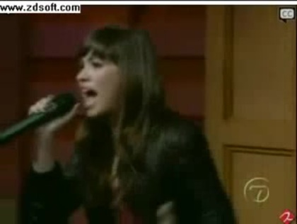 Demi Lovato-This is me(Live) with lyrics 27380