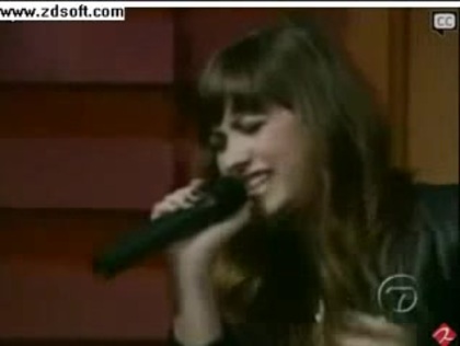 Demi Lovato-This is me(Live) with lyrics 28082