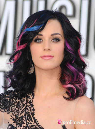 Katy Perry-doua voturi - Coafura