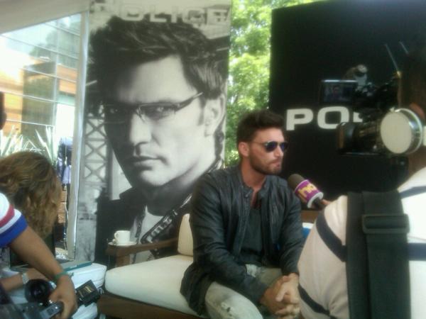  - Julian Gil