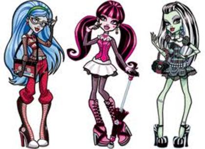 monster high; gholia
draculaura
frenky
