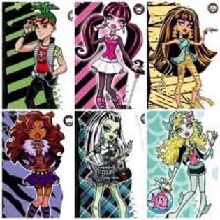 monster high; deuce
draculaura
cleo
clawdeen
frenky
laguna
