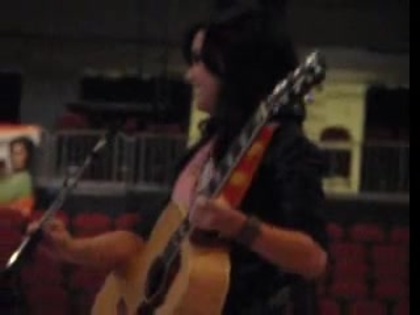 Catch Me- Demi Lovato (soundcheck) 00661