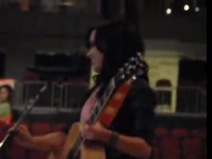 Catch Me- Demi Lovato (soundcheck) 01724