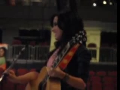 Catch Me- Demi Lovato (soundcheck) 03204