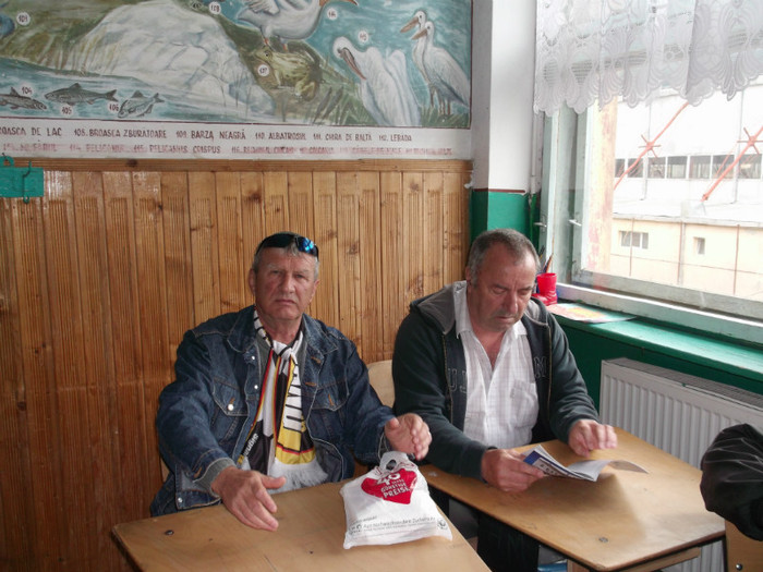 cei doi fara de care nu era liceul - ANIVERSARE LA 45 DE ANI    DUPA