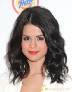 ioppiop[ - selena gomez