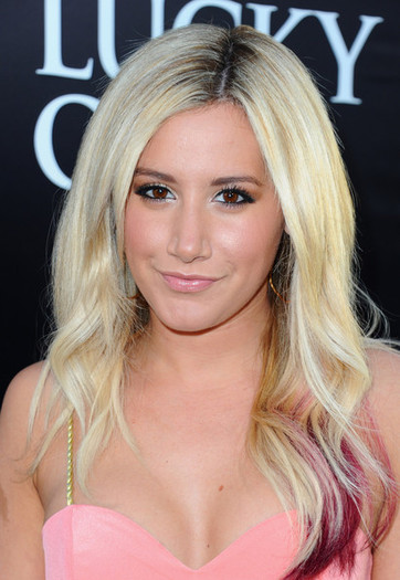 Ashley Tisdale - ASHLEY TISDALE LA STARS AT THE PREMIERE OF THE LUCKY ONE