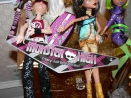 monster high dolls - papusile monster high