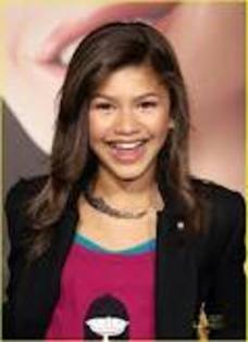 oupioi[ - zendaya si bella