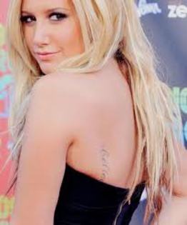 iopopioiopipo - Ashley Tisdale