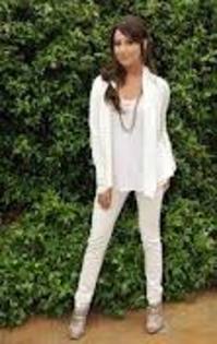 opio[io[[ - Ashley Tisdale