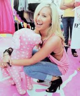 opip - Ashley Tisdale
