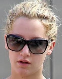 p - Ashley Tisdale