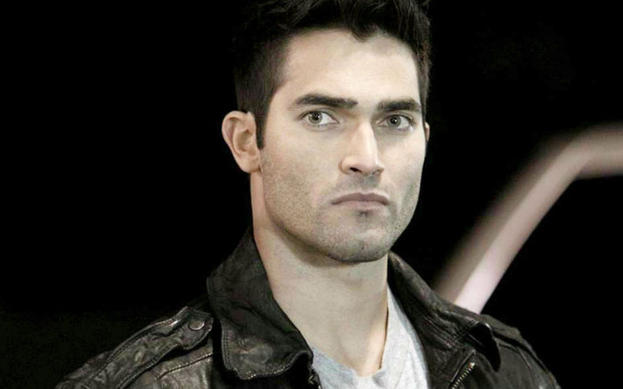 Derek (2) - Tyler Hoechlin