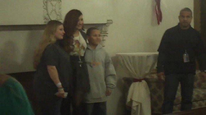 Demi Lovato Meet and Greet 11_19_youtube_original 0524