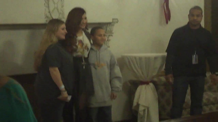 Demi Lovato Meet and Greet 11_19_youtube_original 0617