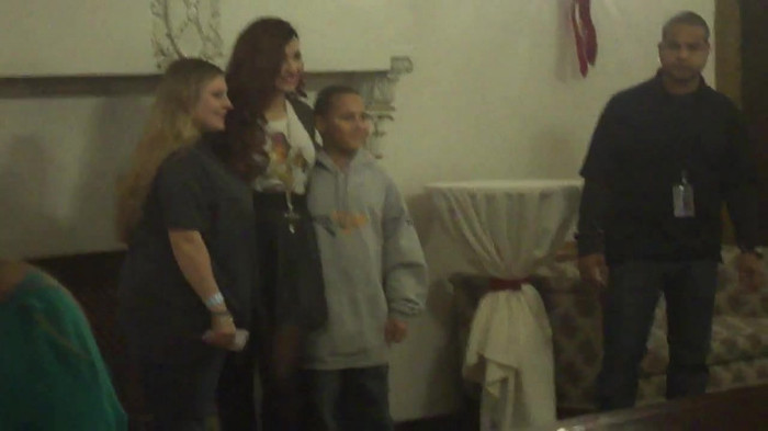 Demi Lovato Meet and Greet 11_19_youtube_original 0637