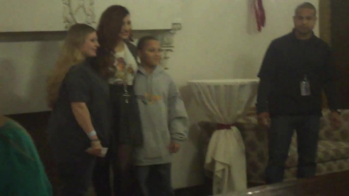 Demi Lovato Meet and Greet 11_19_youtube_original 0653
