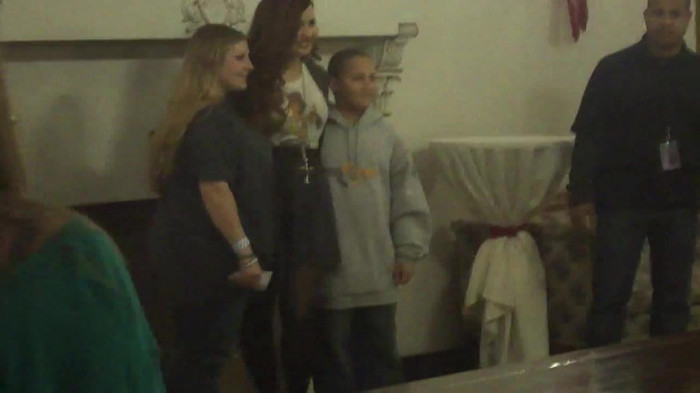 Demi Lovato Meet and Greet 11_19_youtube_original 0711