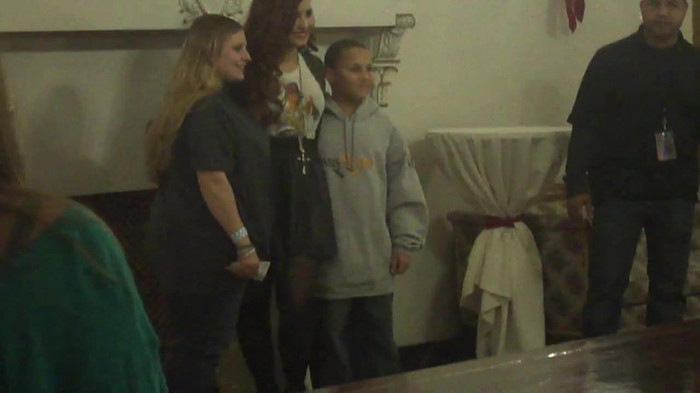 Demi Lovato Meet and Greet 11_19_youtube_original 0743