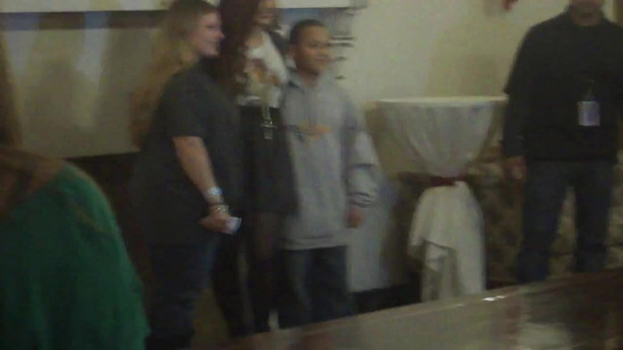 Demi Lovato Meet and Greet 11_19_youtube_original 0791