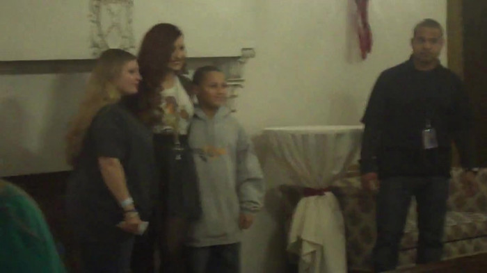 Demi Lovato Meet and Greet 11_19_youtube_original 0500