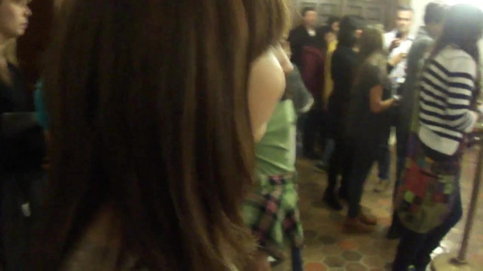 Demi Lovato Meet and Greet 11_19_youtube_original 2102