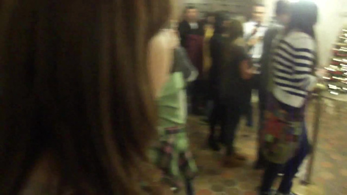 Demi Lovato Meet and Greet 11_19_youtube_original 2126
