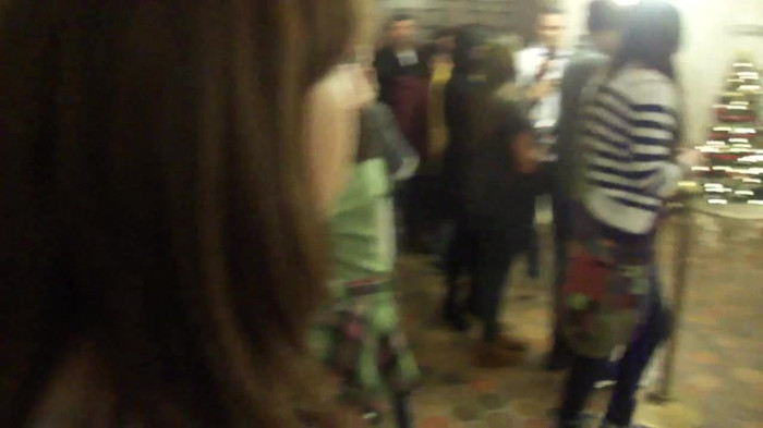 Demi Lovato Meet and Greet 11_19_youtube_original 2139