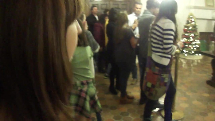 Demi Lovato Meet and Greet 11_19_youtube_original 2182