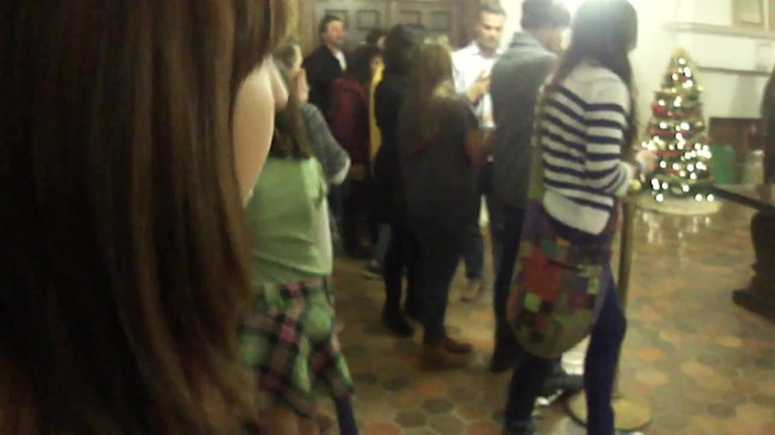 Demi Lovato Meet and Greet 11_19_youtube_original 2203