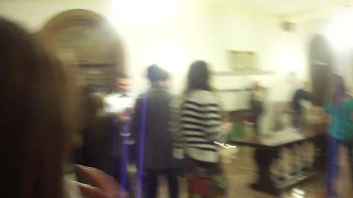 Demi Lovato Meet and Greet 11_19_youtube_original 2423