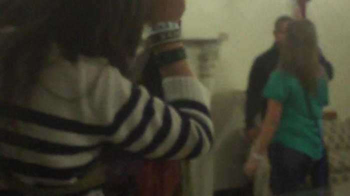 Demi Lovato Meet and Greet 11_19_youtube_original 3127
